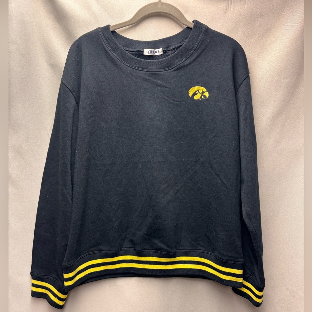 NUYU Iowa Hawkeyes Sweatshirt with mesh back Size Large